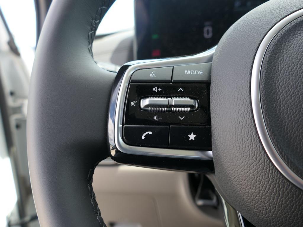 new 2025 Kia Carnival Hybrid car, priced at $46,270