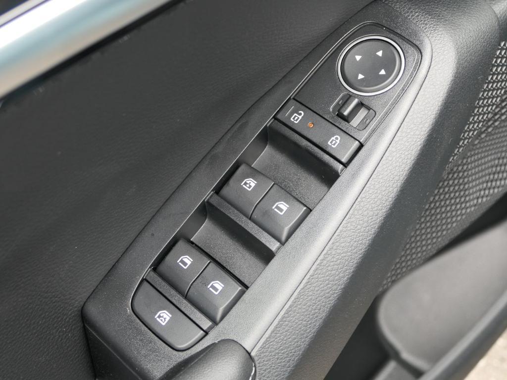 new 2025 Kia Seltos car, priced at $27,320