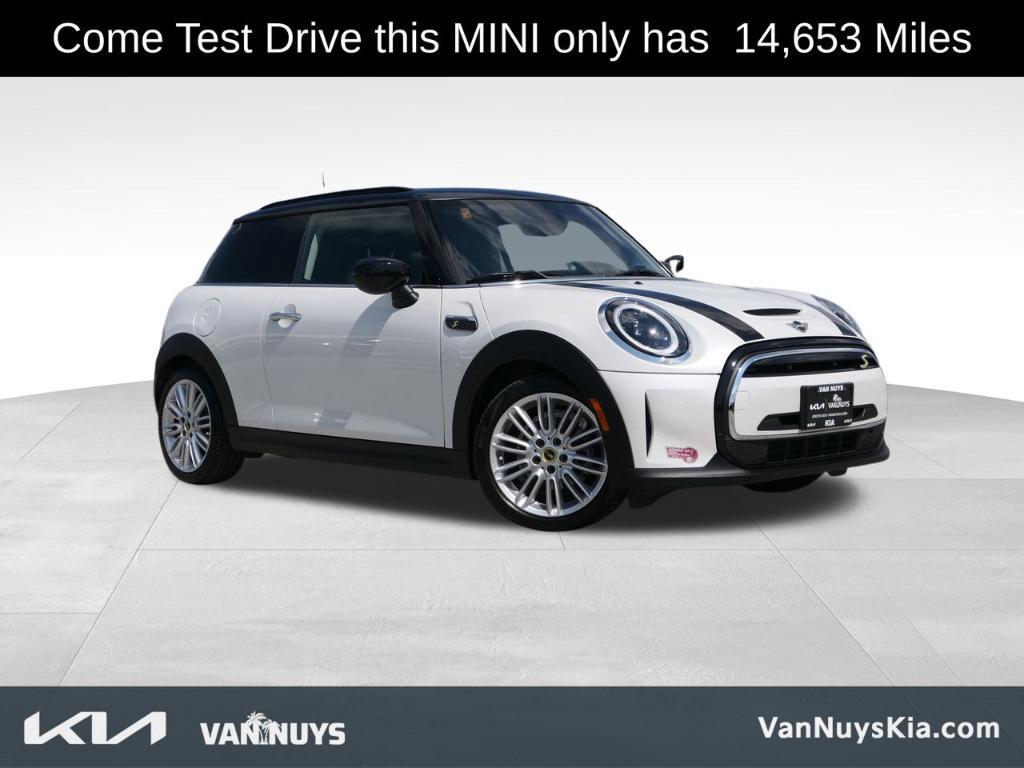 used 2023 MINI SE Hardtop car, priced at $21,000