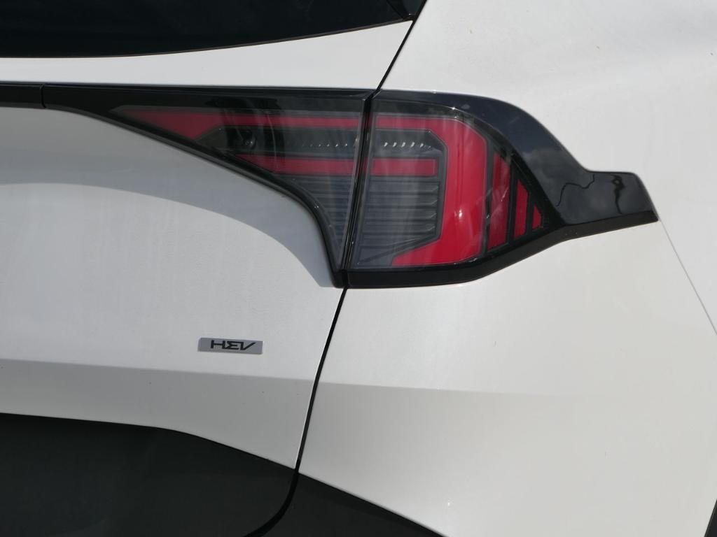 new 2026 Kia Sportage Hybrid car, priced at $32,575