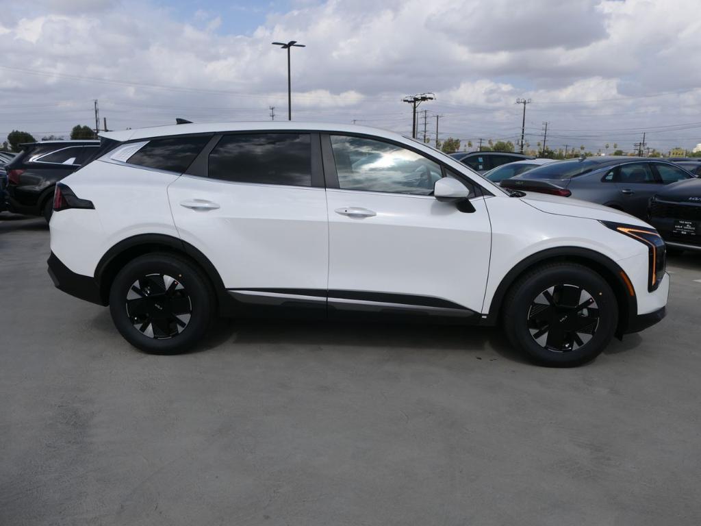 new 2026 Kia Sportage Hybrid car, priced at $32,575