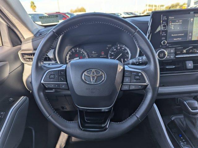 used 2020 Toyota Highlander car, priced at $26,724
