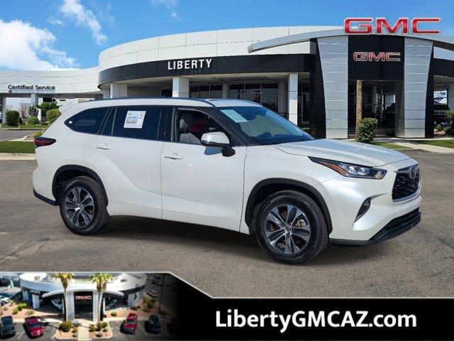 used 2020 Toyota Highlander car, priced at $26,724