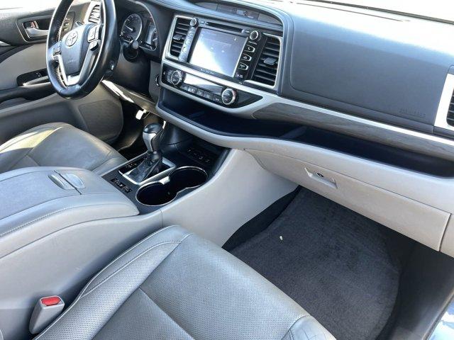 used 2018 Toyota Highlander car, priced at $21,894