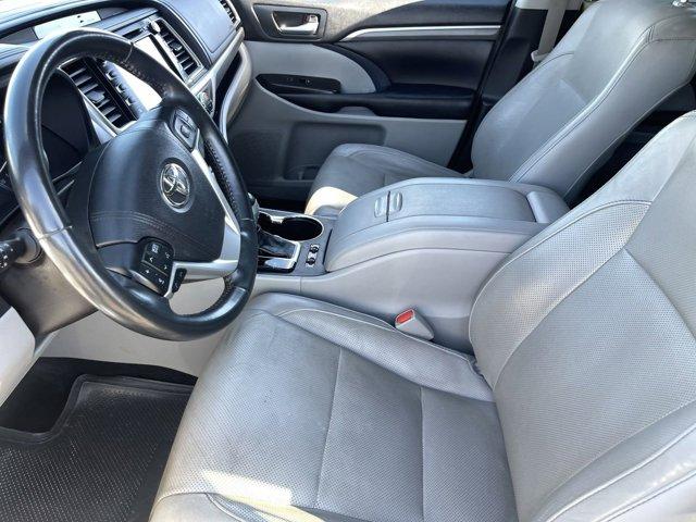 used 2018 Toyota Highlander car, priced at $21,894