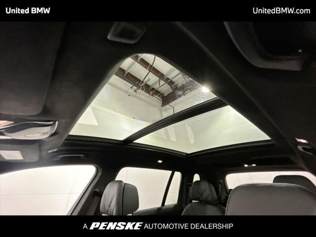 new 2025 BMW X7 car, priced at $93,210