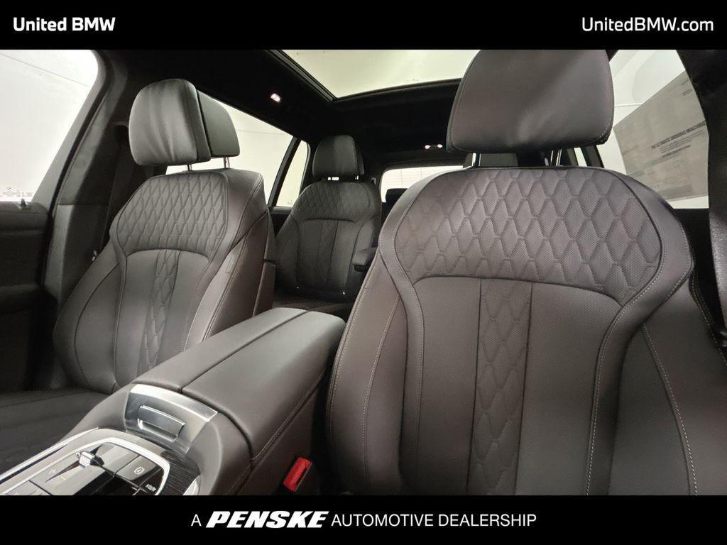 new 2026 BMW X7 car, priced at $100,835