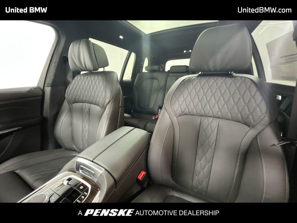 new 2026 BMW X7 car, priced at $99,635