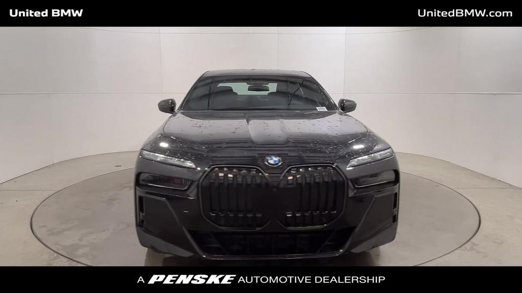 new 2024 BMW 760 car, priced at $137,475