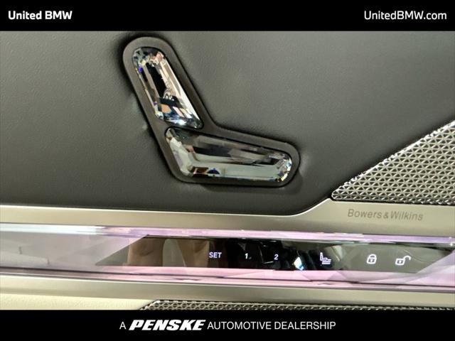 new 2025 BMW 760 car, priced at $135,635