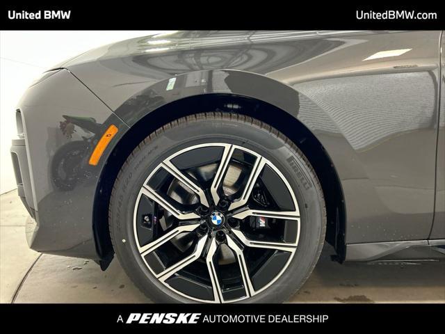 new 2025 BMW 760 car, priced at $143,700