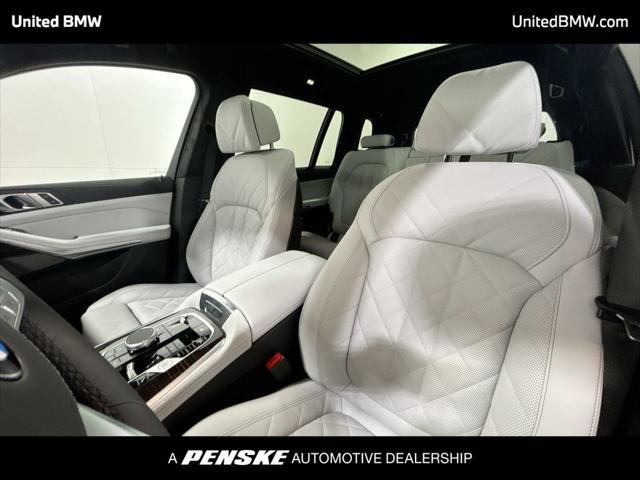 new 2025 BMW X7 car, priced at $93,710