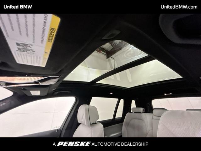 new 2025 BMW X7 car, priced at $93,710
