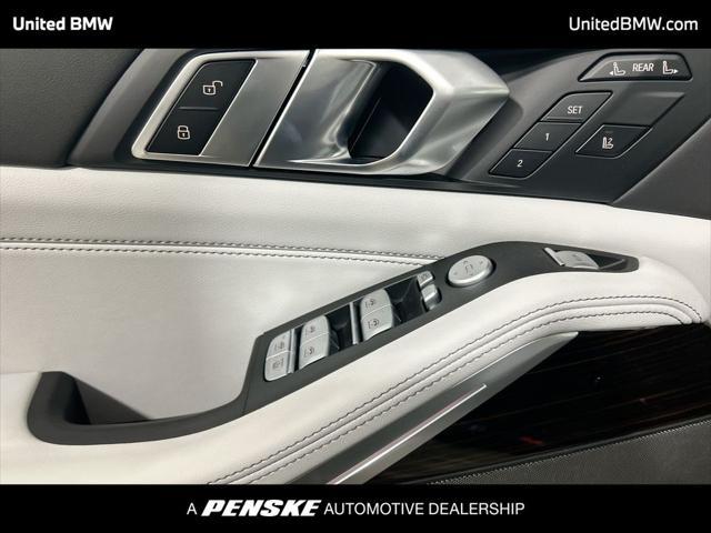 new 2025 BMW X7 car, priced at $93,710