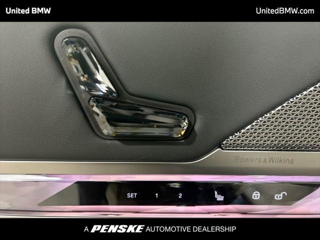 new 2025 BMW 760 car, priced at $138,545