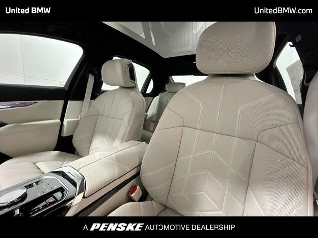 new 2025 BMW 760 car, priced at $138,545