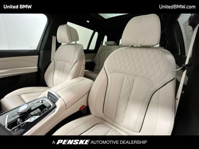 new 2025 BMW X7 car, priced at $100,275