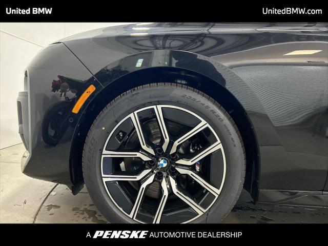 new 2025 BMW 760 car, priced at $138,575