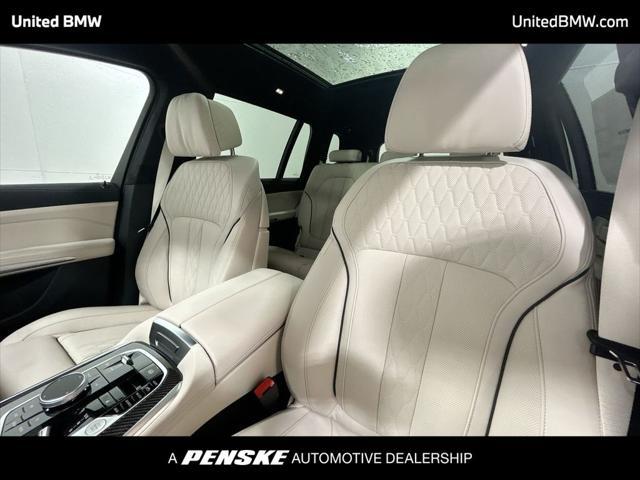 new 2025 BMW X7 car, priced at $118,155