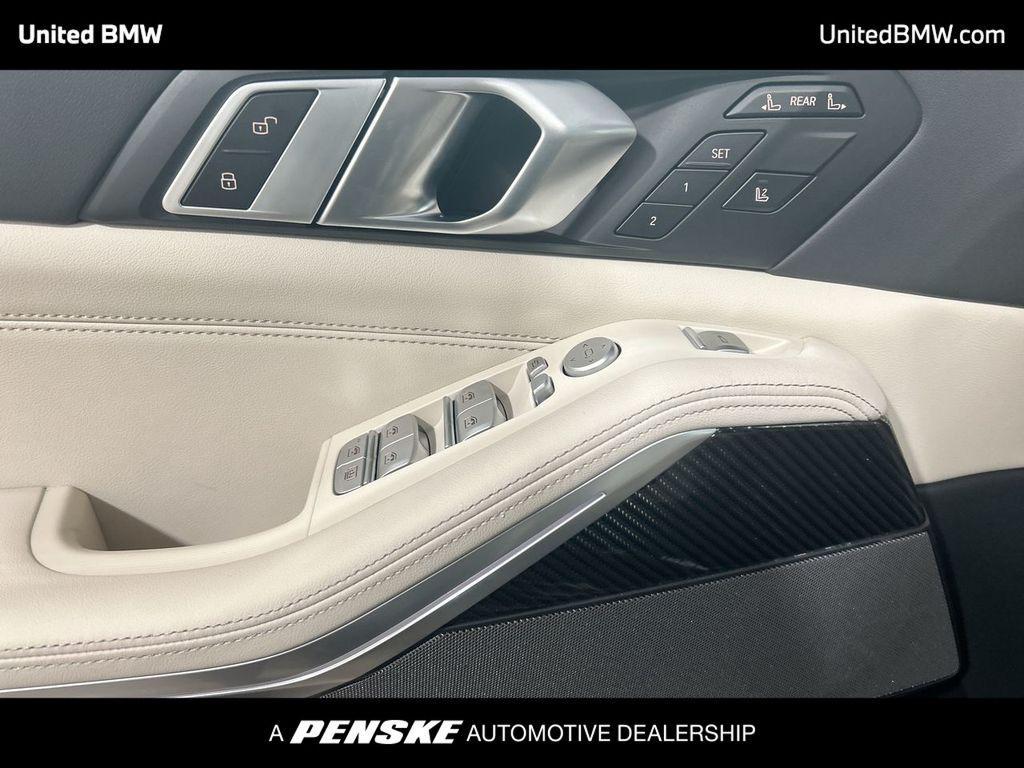 new 2025 BMW X7 car, priced at $118,155