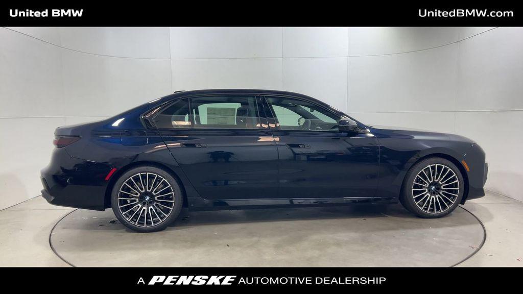 new 2025 BMW 760 car, priced at $135,635