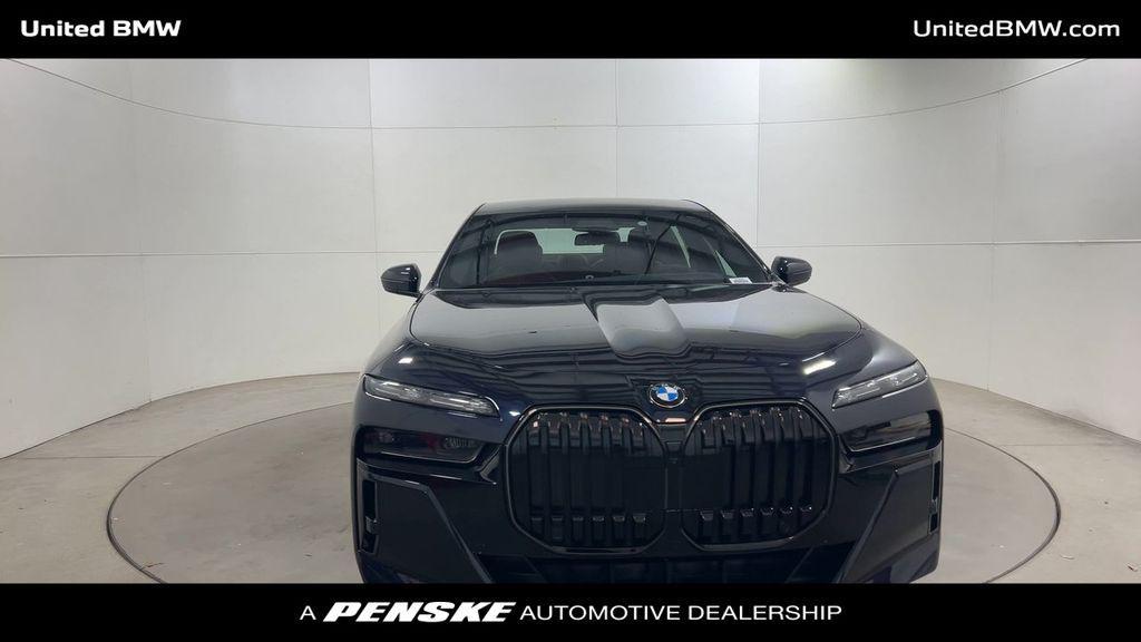new 2025 BMW 760 car, priced at $135,635