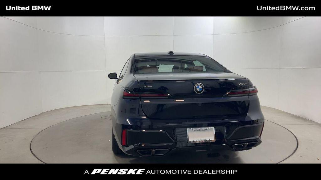 new 2025 BMW 760 car, priced at $135,635