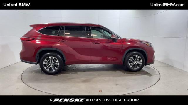 used 2020 Toyota Highlander car, priced at $31,995