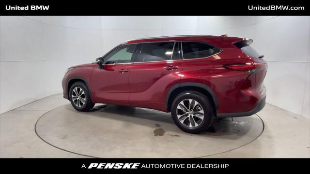 used 2020 Toyota Highlander car, priced at $31,995