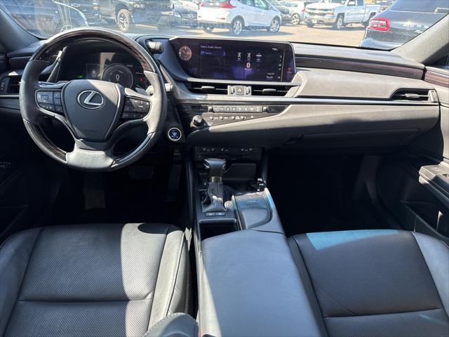 used 2020 Lexus ES 300h car, priced at $31,500