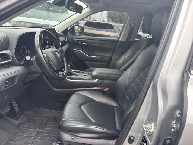 used 2020 Toyota Highlander car, priced at $27,000