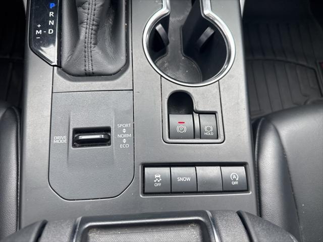 used 2020 Toyota Highlander car, priced at $27,000