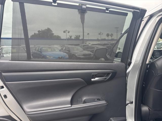 used 2020 Toyota Highlander car, priced at $27,000