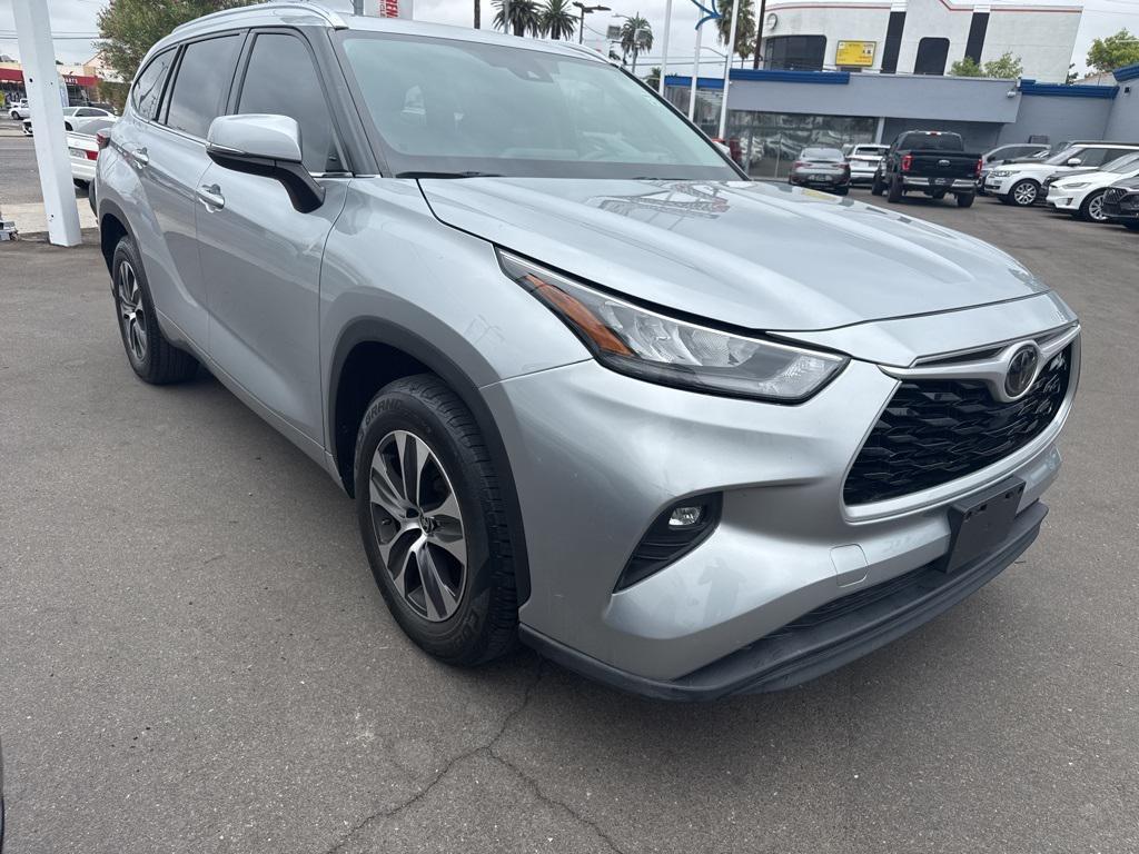 used 2020 Toyota Highlander car, priced at $27,000