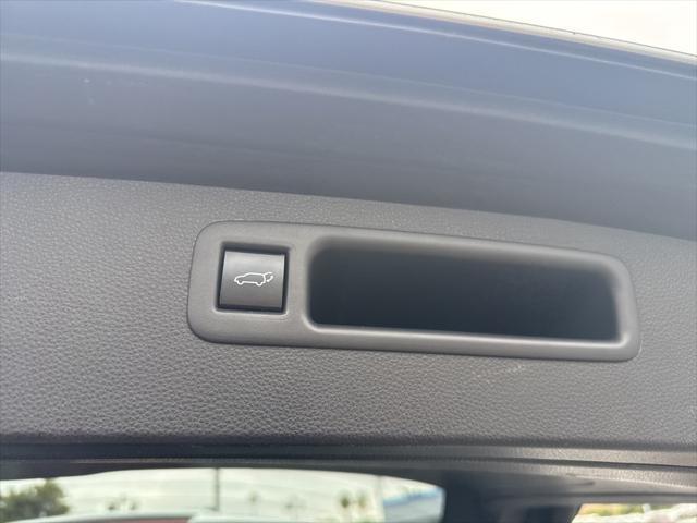used 2020 Toyota Highlander car, priced at $27,000