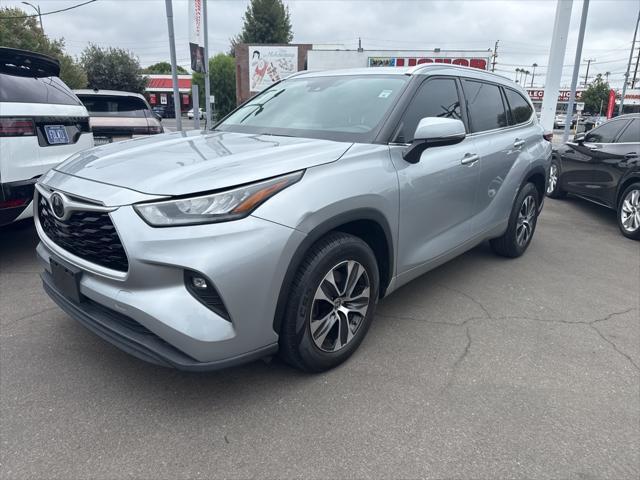 used 2020 Toyota Highlander car, priced at $27,000