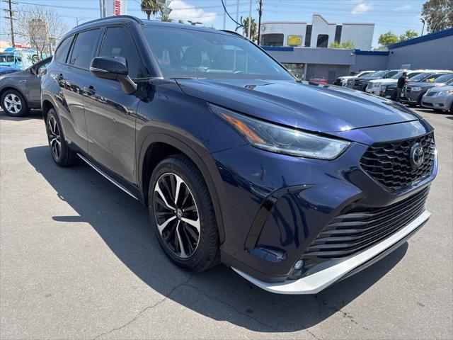 used 2022 Toyota Highlander car, priced at $39,000