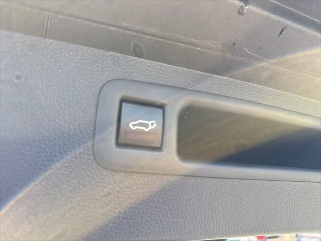 used 2022 Toyota Highlander car, priced at $39,000