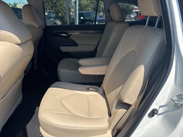 used 2021 Toyota Highlander car, priced at $27,800