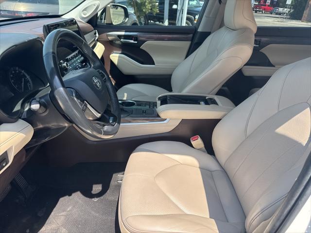 used 2021 Toyota Highlander car, priced at $27,800