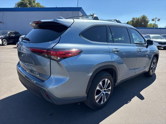 used 2021 Toyota Highlander Hybrid car, priced at $39,000