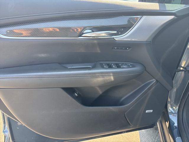 used 2020 Cadillac XT6 car, priced at $25,000