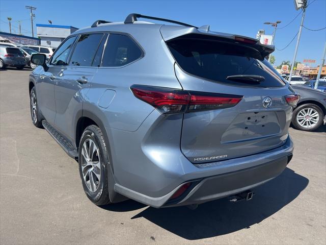 used 2022 Toyota Highlander car, priced at $30,500