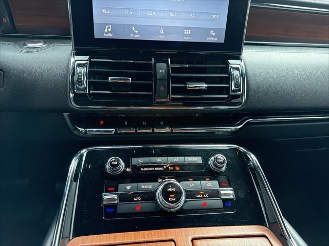 used 2019 Lincoln Navigator car, priced at $35,000