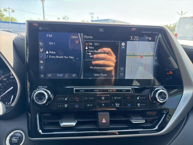 used 2020 Toyota Highlander car, priced at $32,000
