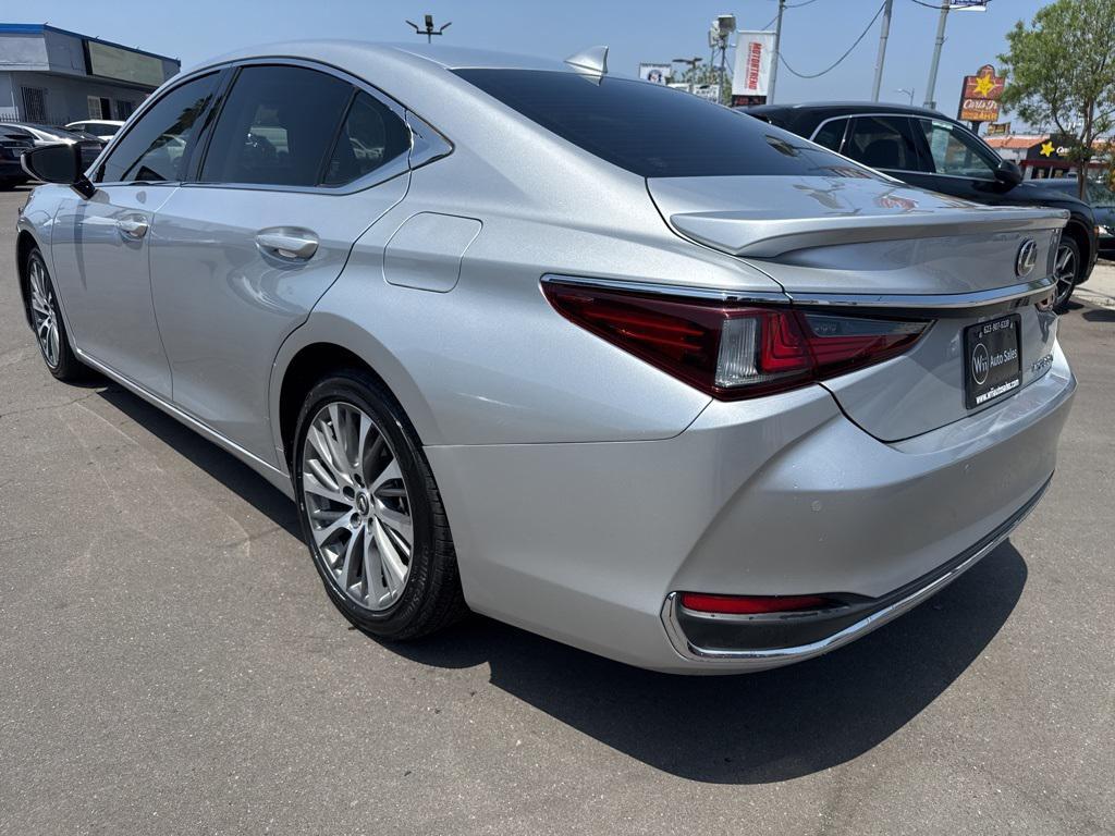 used 2019 Lexus ES 300h car, priced at $27,500