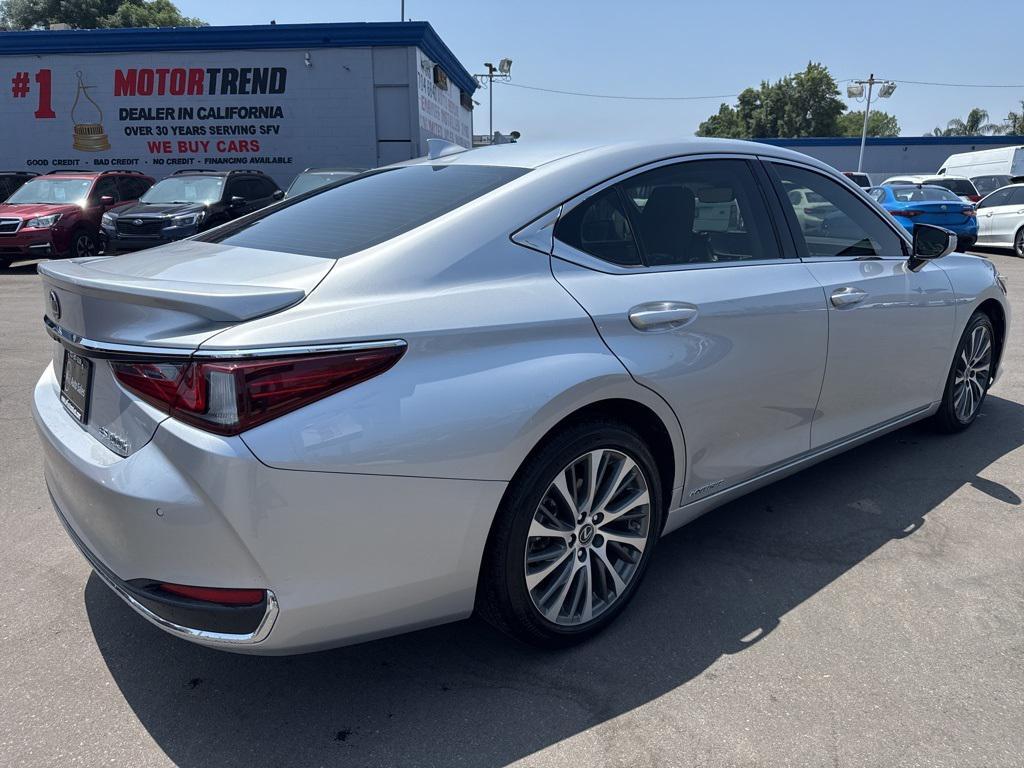 used 2019 Lexus ES 300h car, priced at $27,500