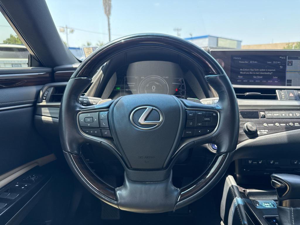 used 2019 Lexus ES 300h car, priced at $27,500