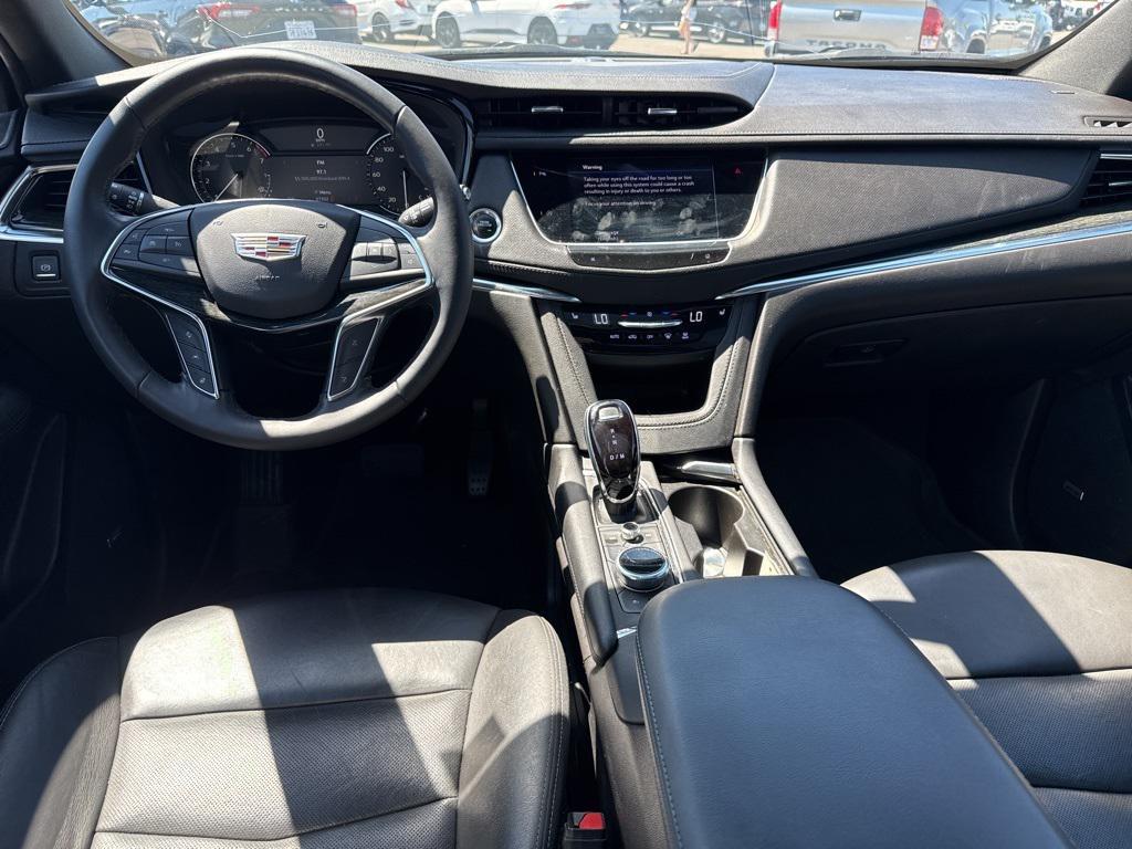 used 2022 Cadillac XT5 car, priced at $27,500