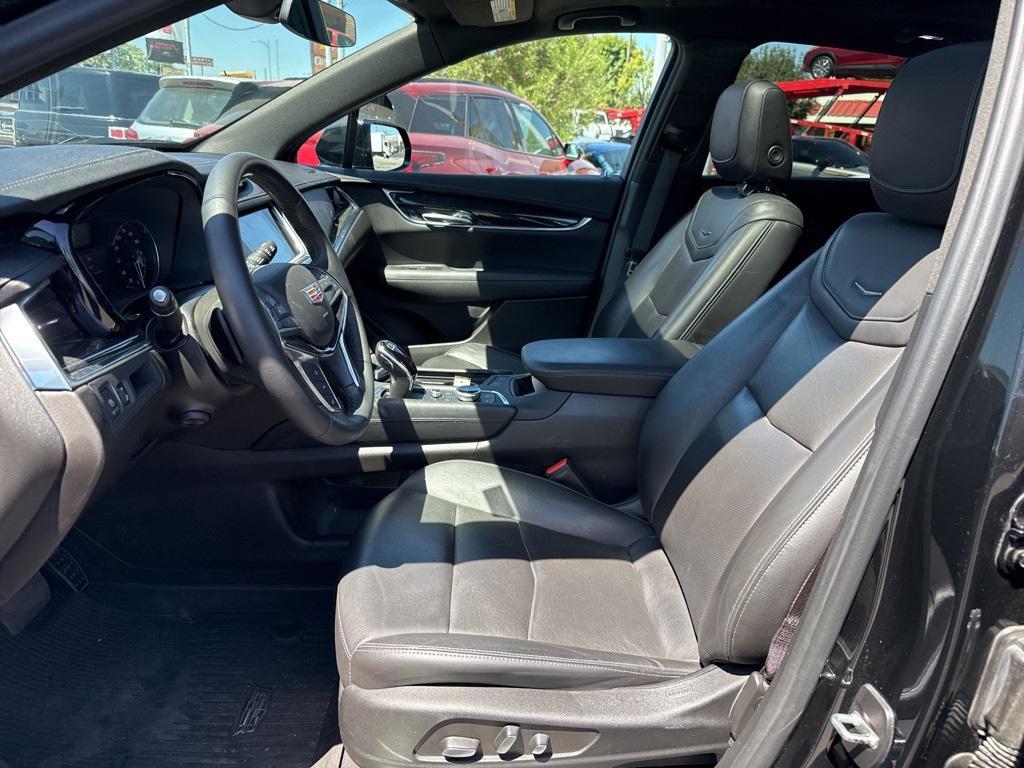 used 2022 Cadillac XT5 car, priced at $27,500